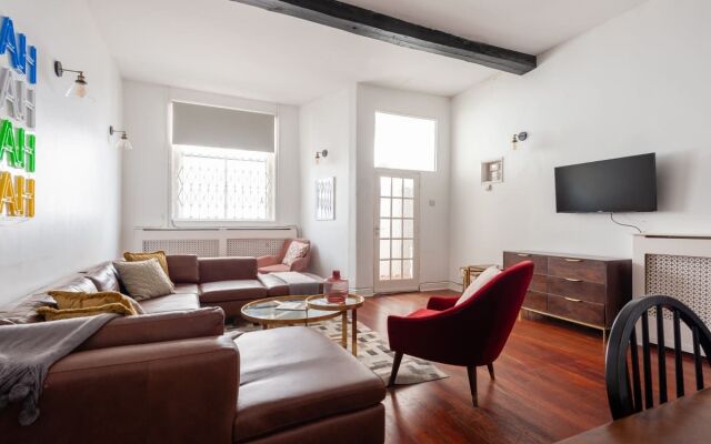 The South Kensington Mews - Lovely & Bright 5BDR Kensington Mews