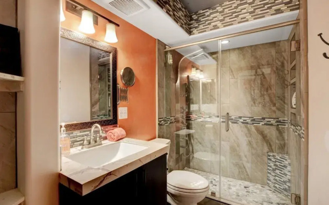 LVStripHouse Condos Sleeps up to 14