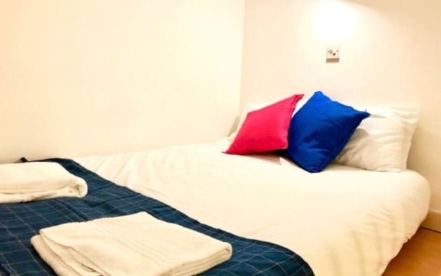 HFS Studio Next To Hydepark L17