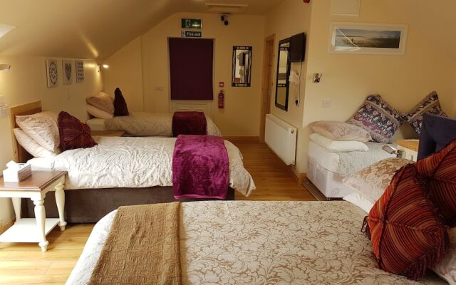 Kylemore Pass Hotel