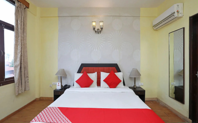Capital O 1463 Surya Beach Inn