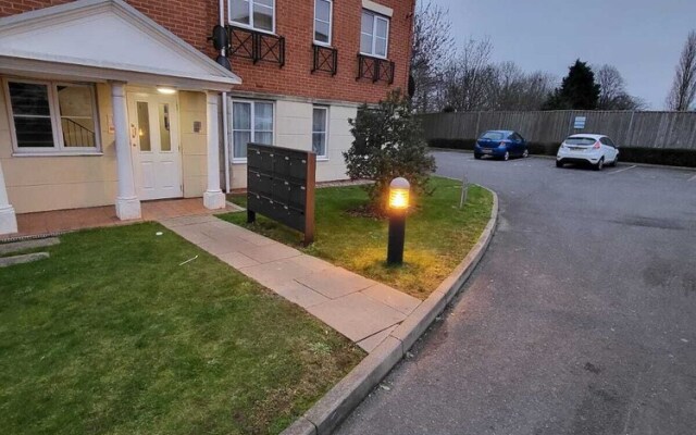 Lovely 2-bed Apartment in West Bromwich
