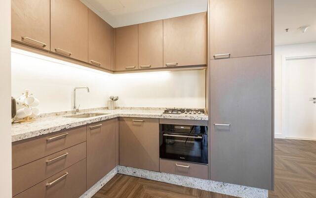 Stylish 1br - Extra Bed With Burj Khalifa View