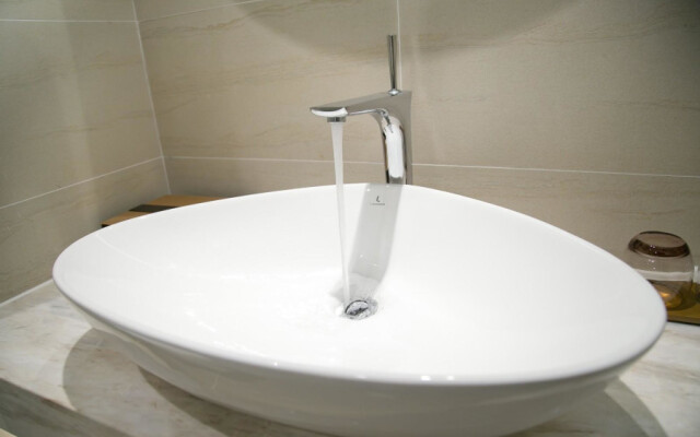 Lavande Hotels Shenzhen Longgang Dayun Center Jixiang Metro Station