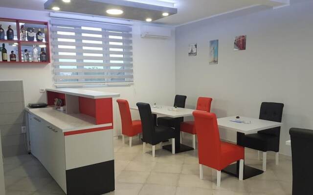 Airport View Apartment