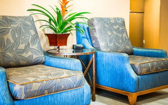 Comfort Inn & Suites Orlando North