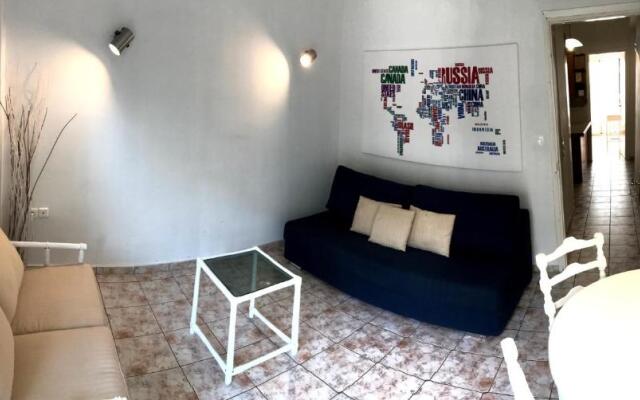100m from the beach cosy apartment