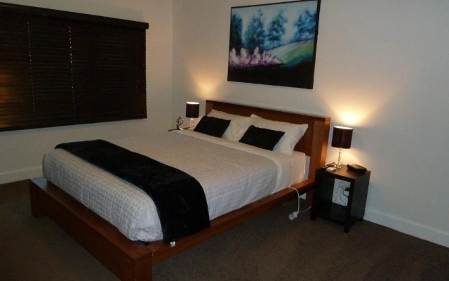 Ploughmans on Wallis, Horsham