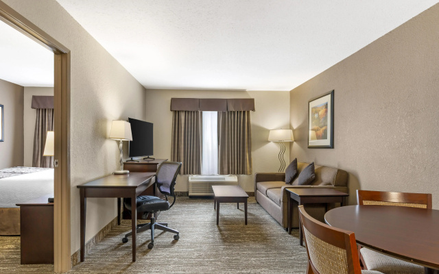 Best Western Plus Pembina Inn & Suites