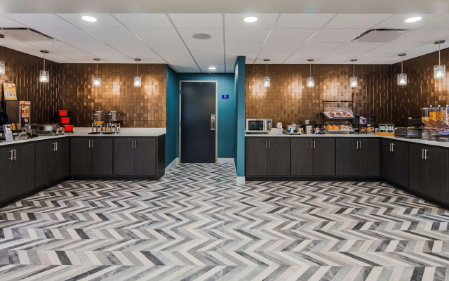 Best Western Plus Bloomington East Hotel