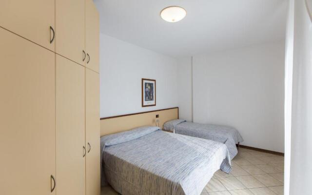 Robinia/Pinetine Lido Altanea