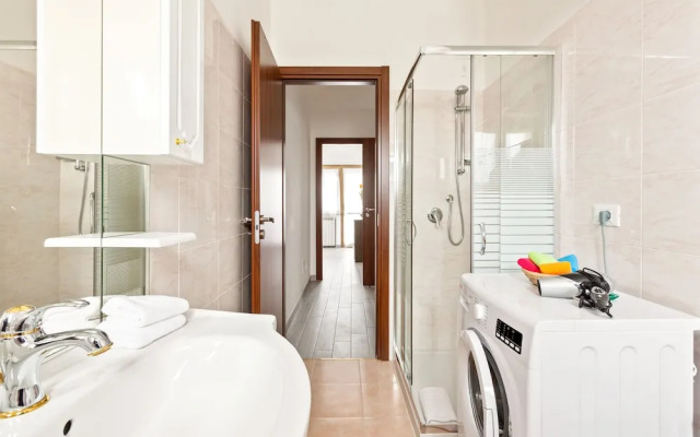 Renewed Balcony Flat With Green Garden