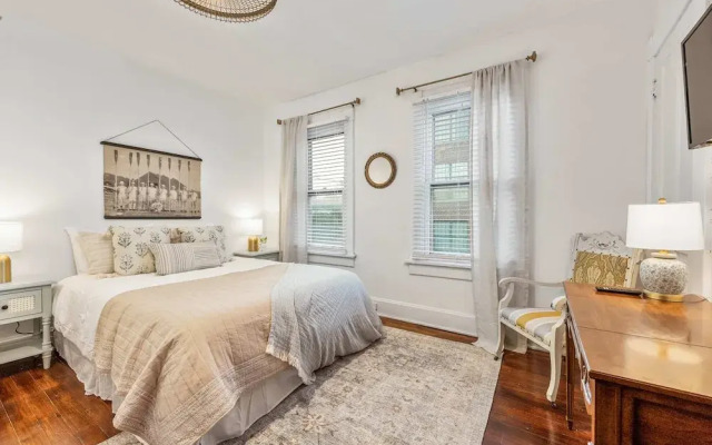 German Charm Suites Sleeps 8!