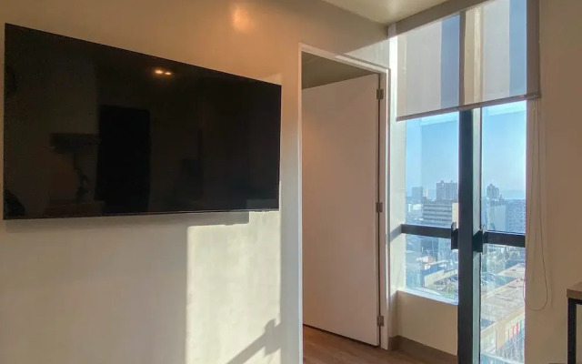 w Modern 1BR w AC Near Kennedy Park