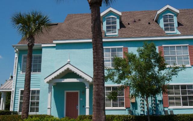 Runaway Beach Club Apartments