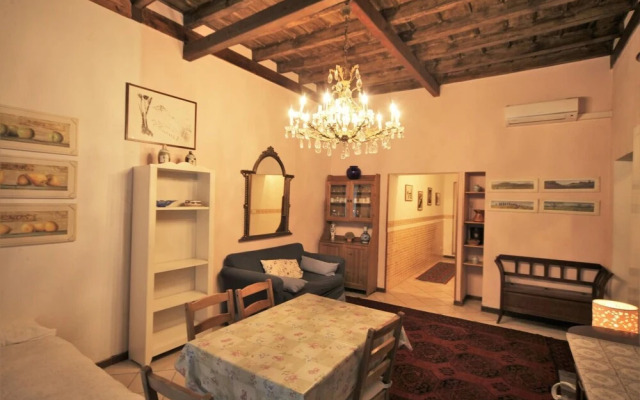 "trilocale In Corte Dell'800"