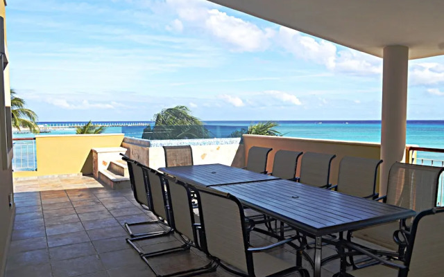 El Faro Beachfront Penthouse