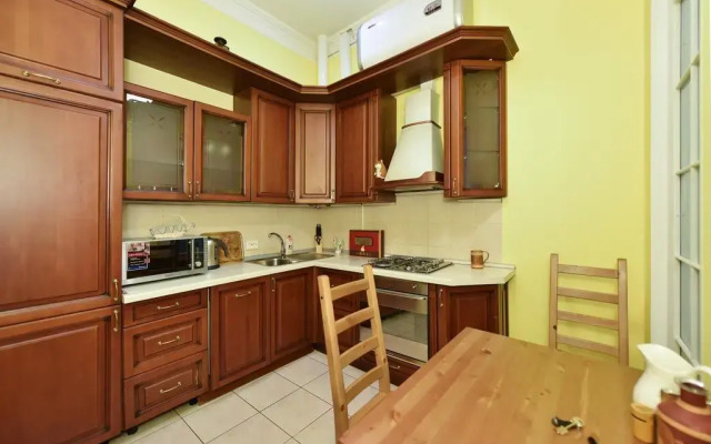 Bergus Apartments Near Admiralteyskaya