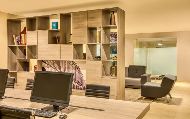 Fiesta Inn Express San Luis Potosí Oriente