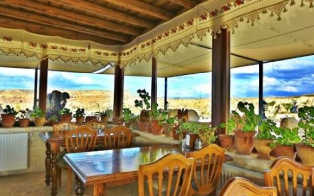 Elysee Cave House