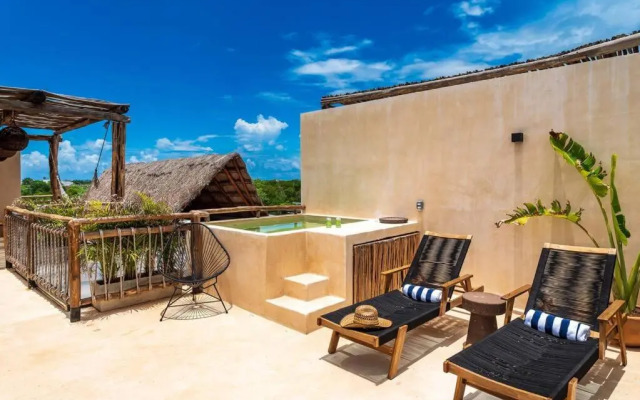 @villa.akbal- 2bd rooftop w/ open dinning room