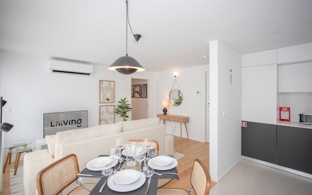 Liiiving - Modern & Glam Apartment J