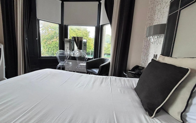 Richmond Park Hotel