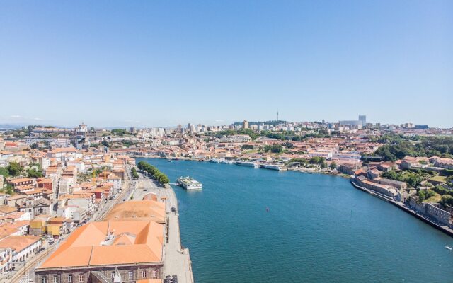 Miragaia Riverside Suites.