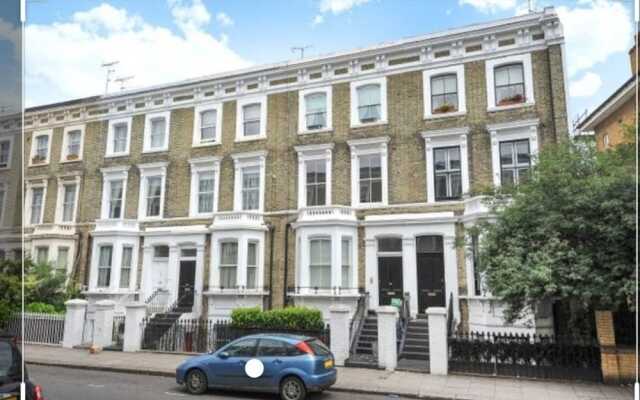 Charming Chelsea 1 Bed Apartment