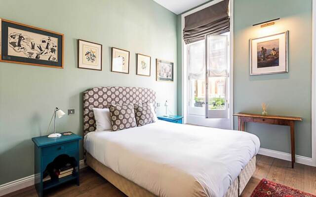 Well-designed Chelsea Flat