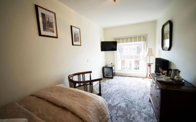 East Walls Hotel