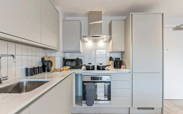 Meadow Haven 2 Bed 2 Bath, On-street Park, Netflix