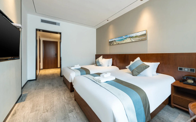 Yintan Zeyinju Hotel