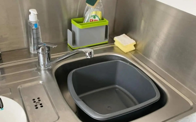 Linda's Annex-NEWLY BUILT separate entrance!!