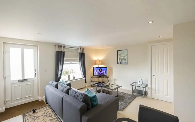 Alexandra Terrace Suite by Paymán Club