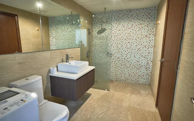 Regalia Residence @ KLCC View Sky Pool by KC