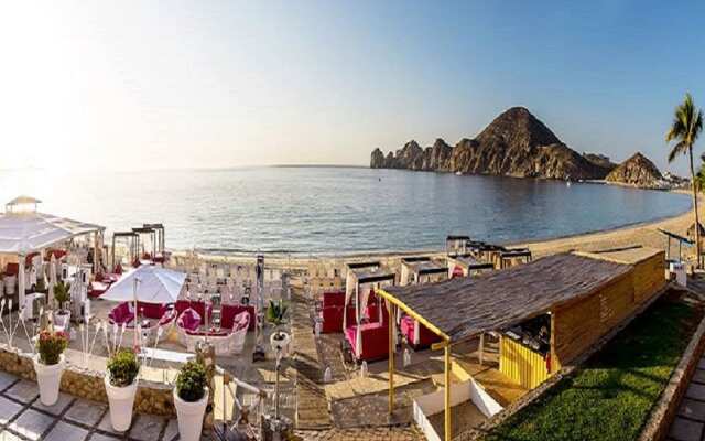 Stay in the Heart of Cabo 1 Bedroom Suite