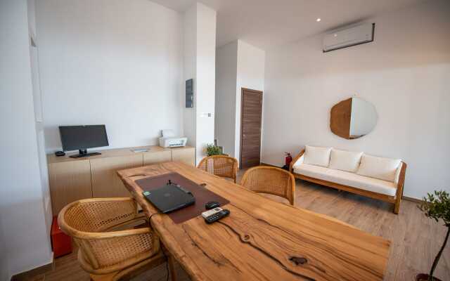 Flisvos Beachfront Apartments