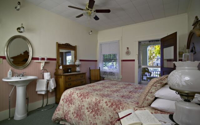 Fullerton Inn