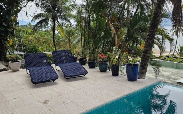 Bahari Suites
