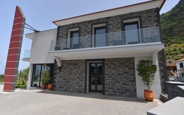 Enxurros House