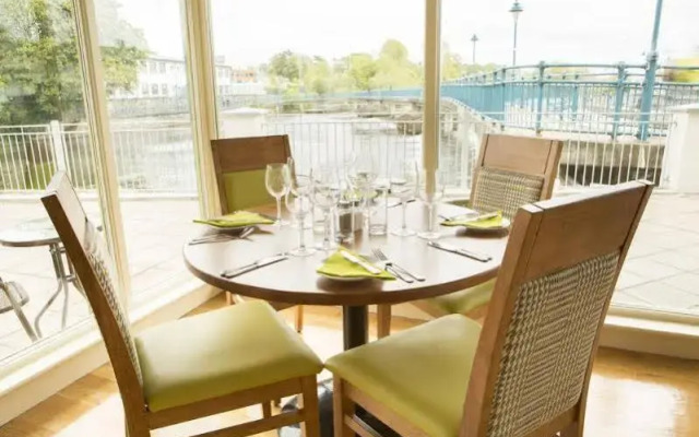 Riverside Suites Hotel