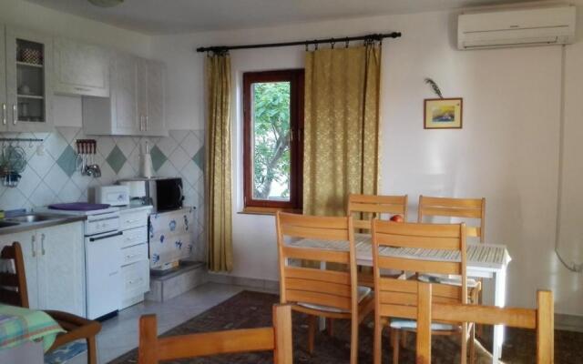 Apartment Vrulje