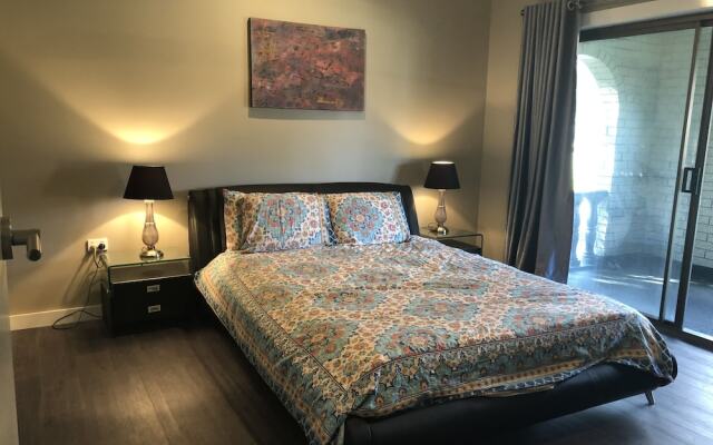 Warrawong holiday big home