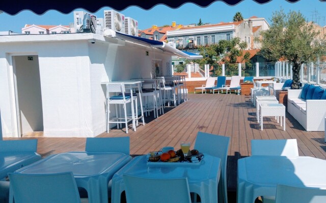 Lisbon Terrace Suites Apartment for Large Groups with Amazing Terrace