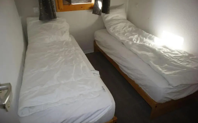 Nice appartment for 6 to 8 people ski in and out in Courchevel