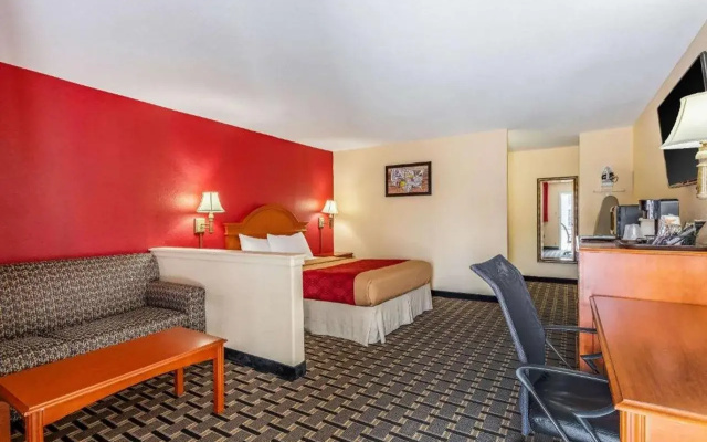 Econo Lodge Inn & Suites Santa Rosa