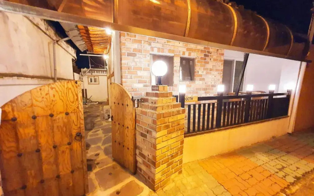 Hwangridangil Adamjeong Hanok Stay