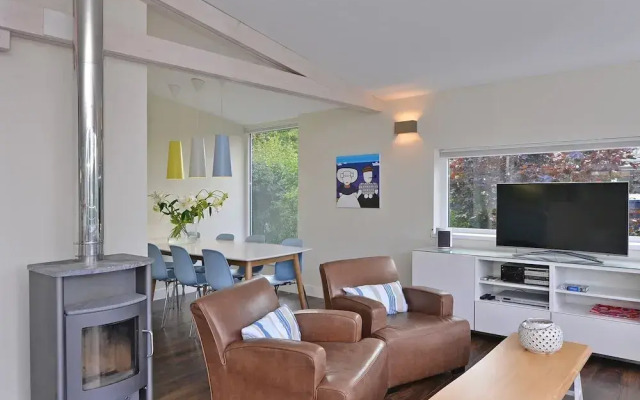 Detached Villa Near Lake Veere