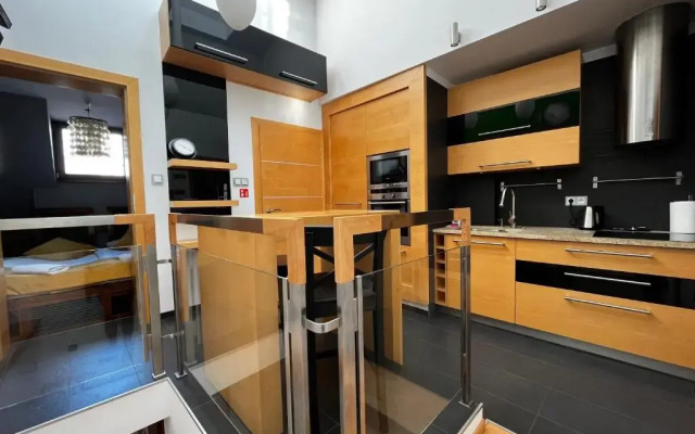 Estate Center Rooms Mokra